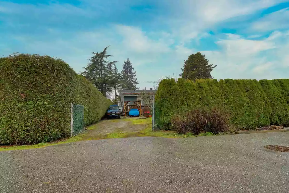 Garden / Landscaping Photo of 1350 Finlay Street, White Rock, BC