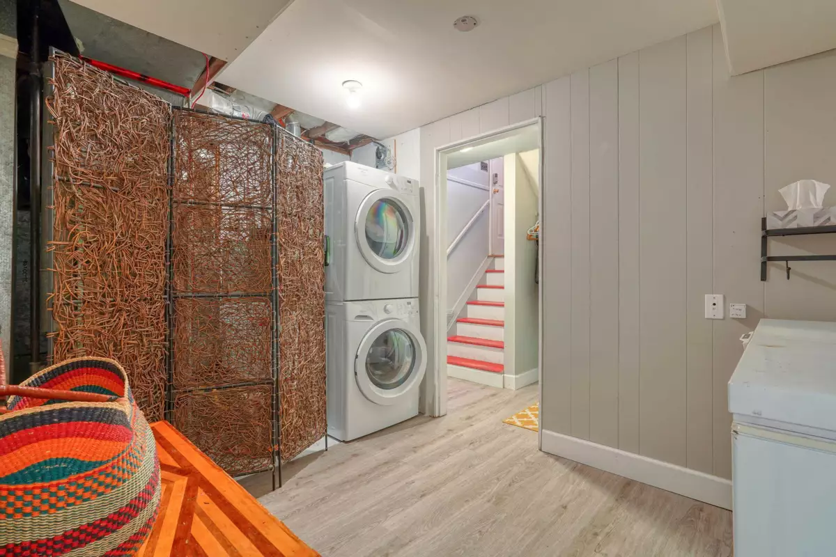 Hallway Photo of 1350 Finlay Street, White Rock, BC