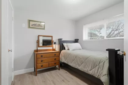 Powder Room Photo of 1350 Finlay Street, White Rock, BC