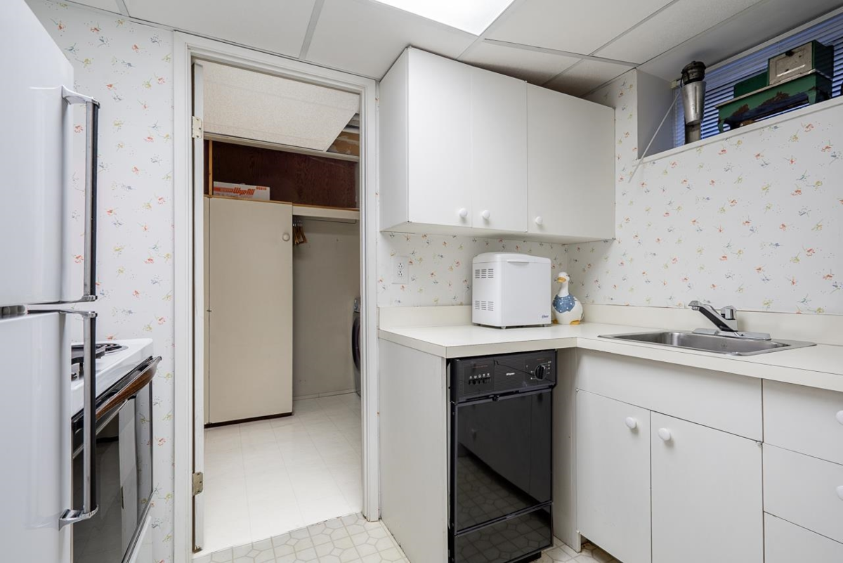 Mudroom Photo of 4695 Mapleridge Drive, North Vancouver, BC