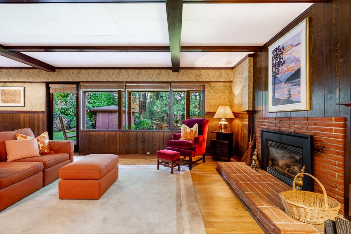 Staircase Photo of 4695 Mapleridge Drive, North Vancouver, BC