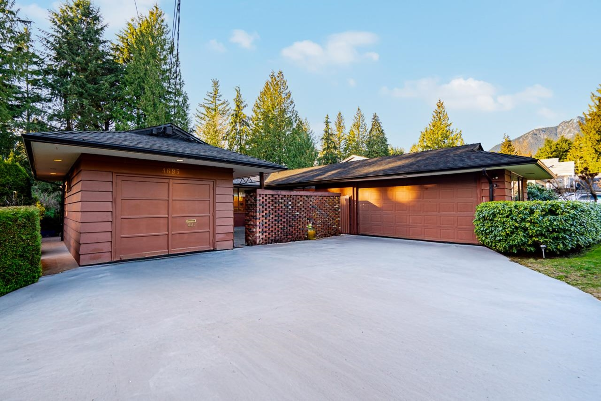 Swimming Pool Photo of 4695 Mapleridge Drive, North Vancouver, BC