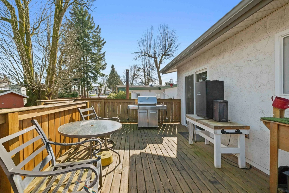 Entry Foyer Photo of 2096 Martens Street, Abbotsford, BC