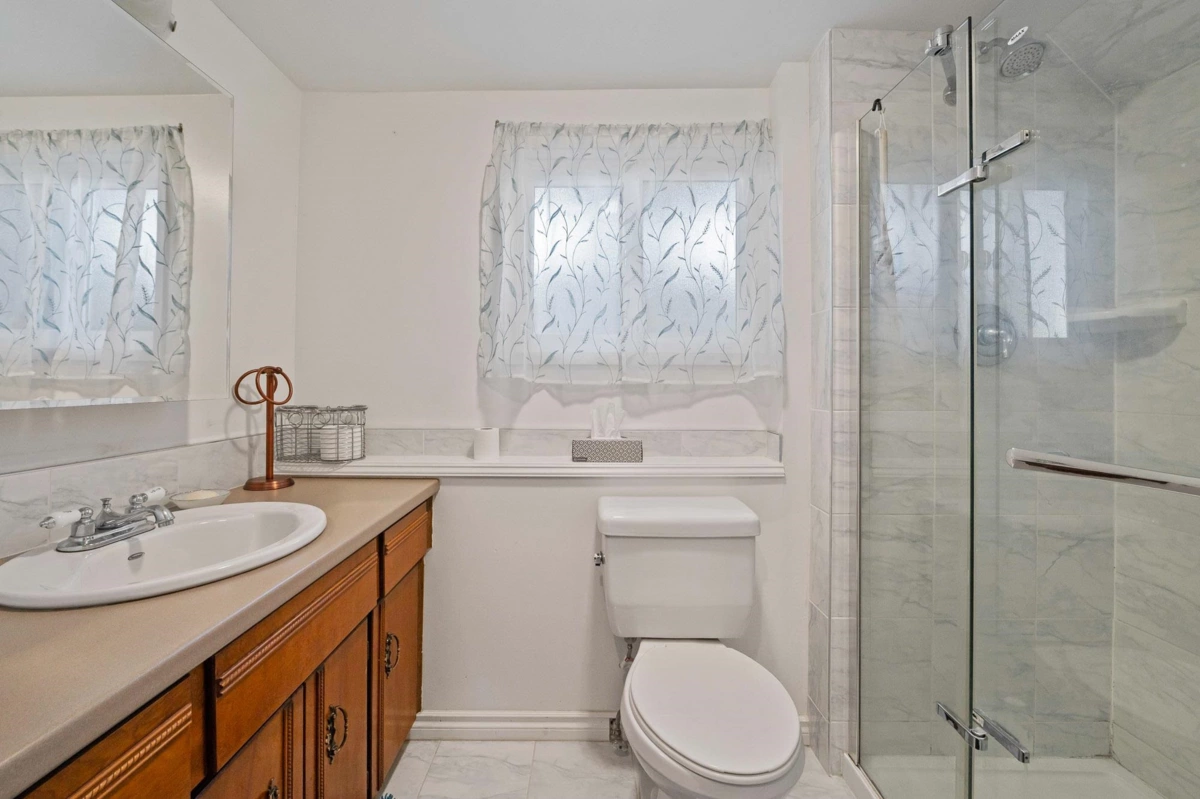 Front Yard Photo of 2096 Martens Street, Abbotsford, BC