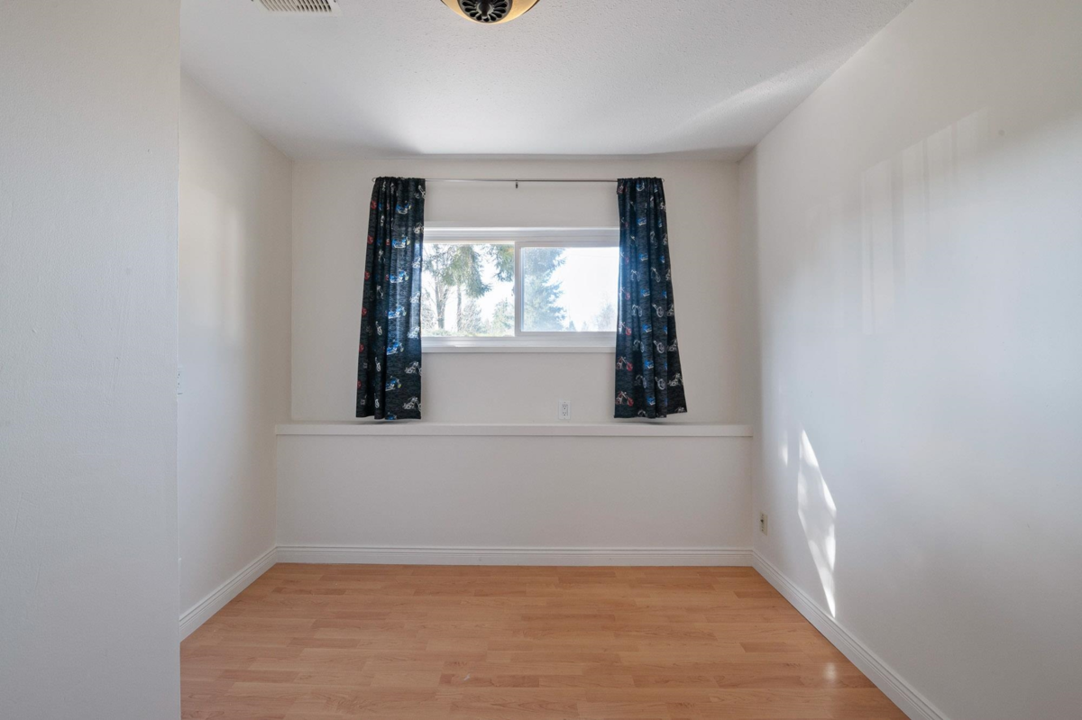 Garden / Landscaping Photo of 2096 Martens Street, Abbotsford, BC