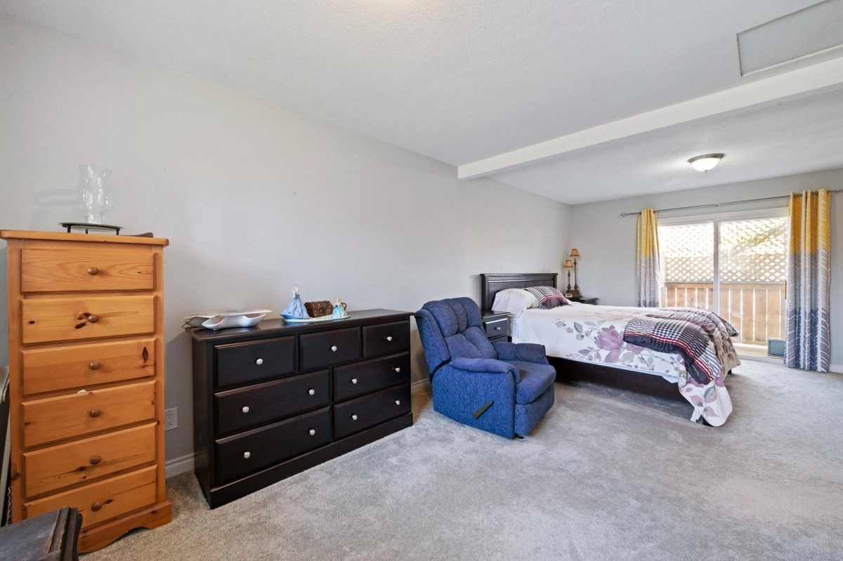 Guest Bathroom Photo of 2096 Martens Street, Abbotsford, BC