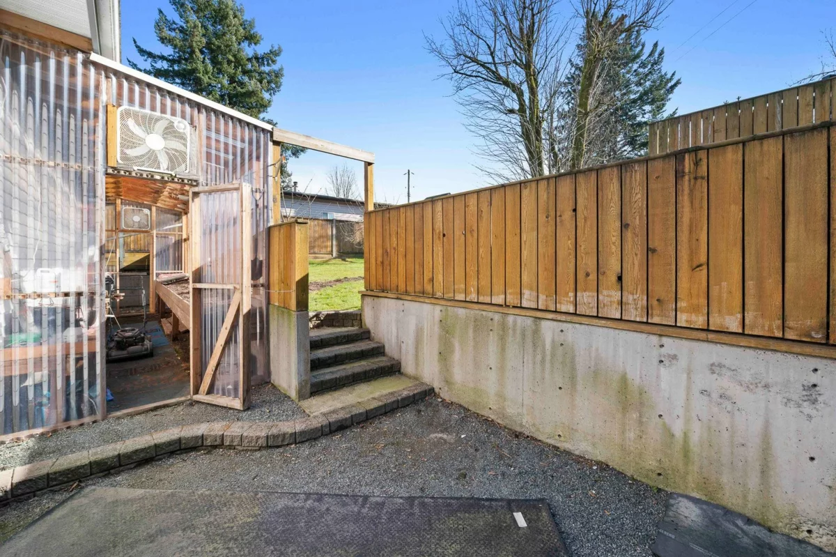 Outdoor Kitchen Photo of 2096 Martens Street, Abbotsford, BC