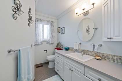 Laundry Room Photo of 2096 Martens Street, Abbotsford, BC