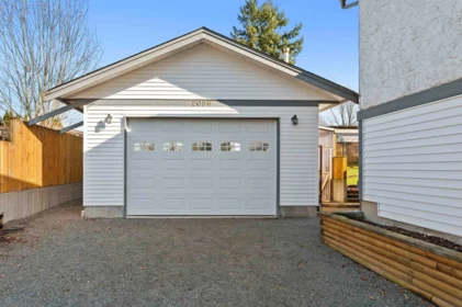 Swimming Pool Photo of 2096 Martens Street, Abbotsford, BC
