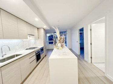 804 823 Carnarvon Street, New Westminster, BC