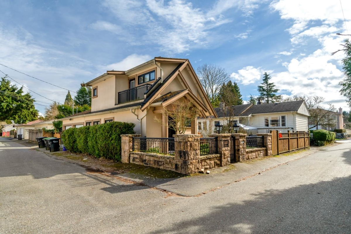 Basement Recreation Room Photo of 1441 W 49th Avenue, Vancouver, BC