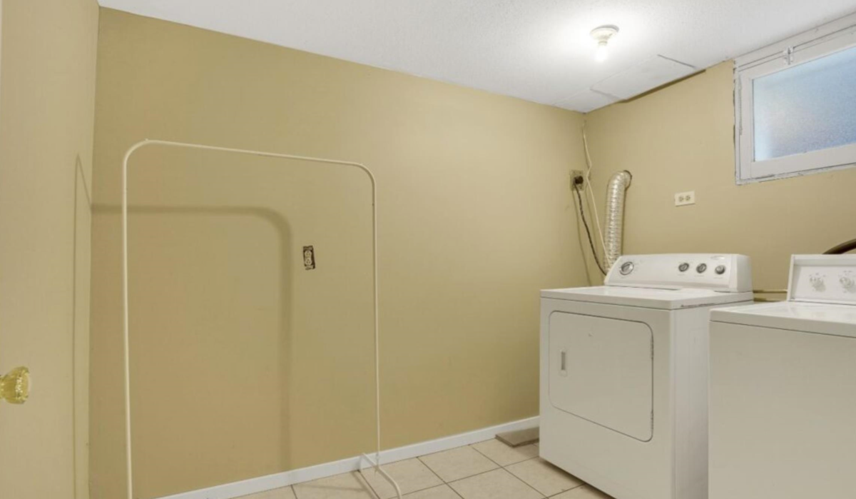 Bedroom 2 Photo of 1441 W 49th Avenue, Vancouver, BC