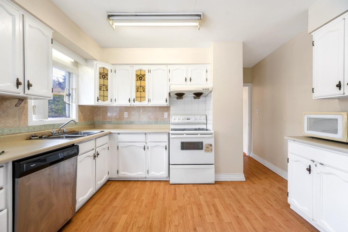 Breakfast Nook Photo of 1441 W 49th Avenue, Vancouver, BC