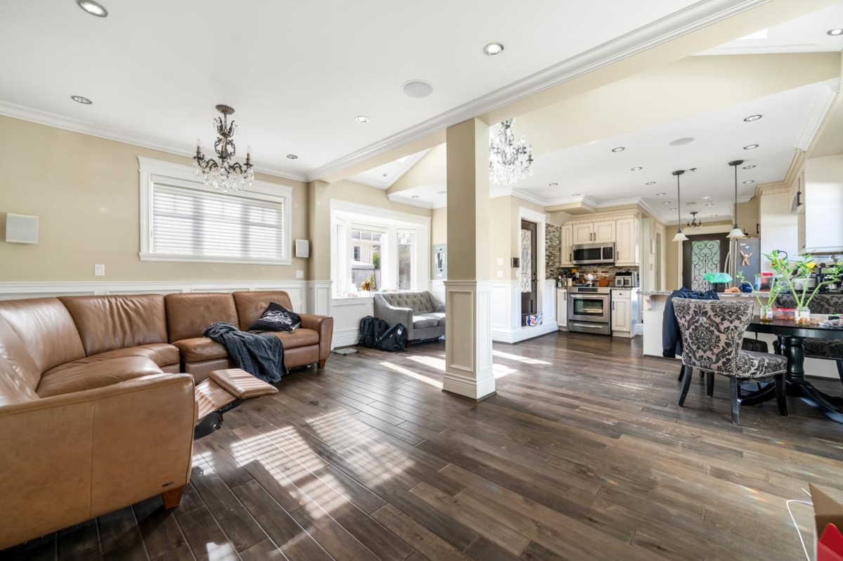 Entry Foyer Photo of 1441 W 49th Avenue, Vancouver, BC