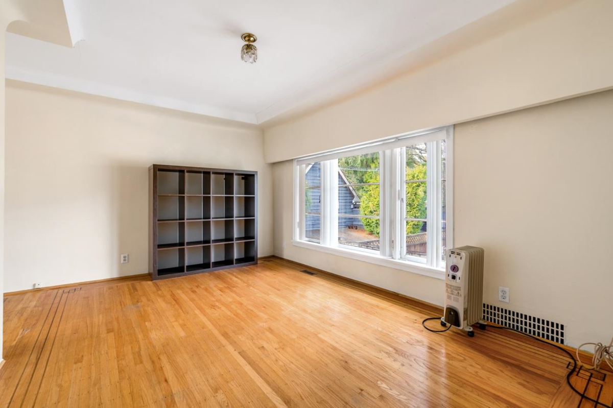 Family Room Photo of 1441 W 49th Avenue, Vancouver, BC