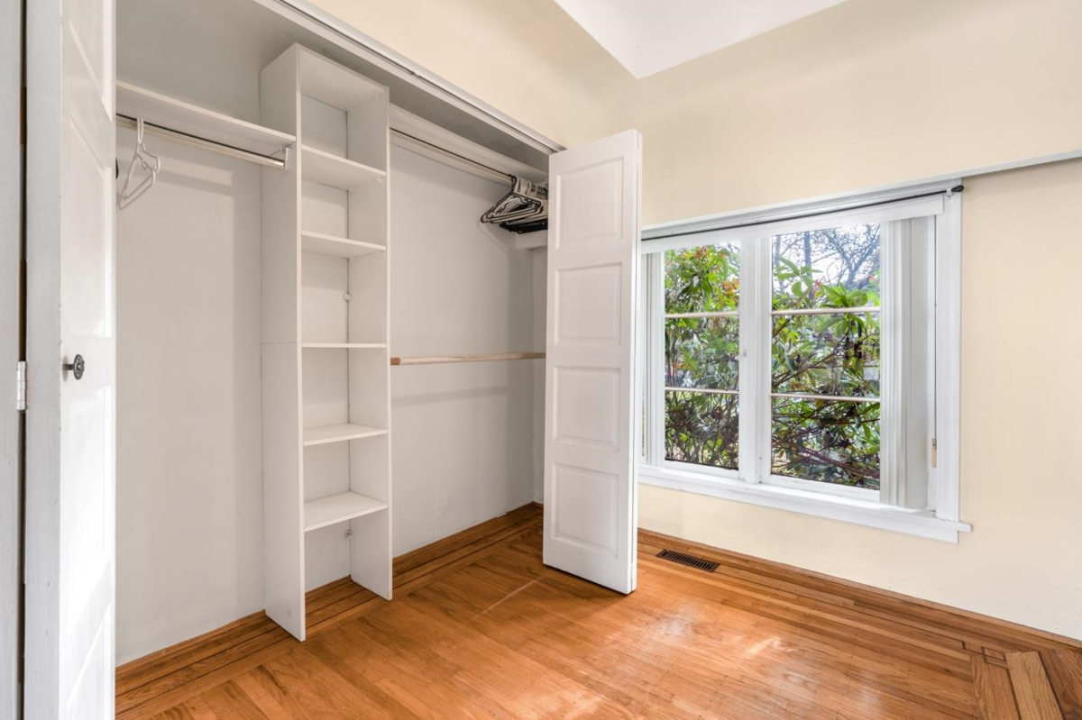 Guest Bathroom Photo of 1441 W 49th Avenue, Vancouver, BC