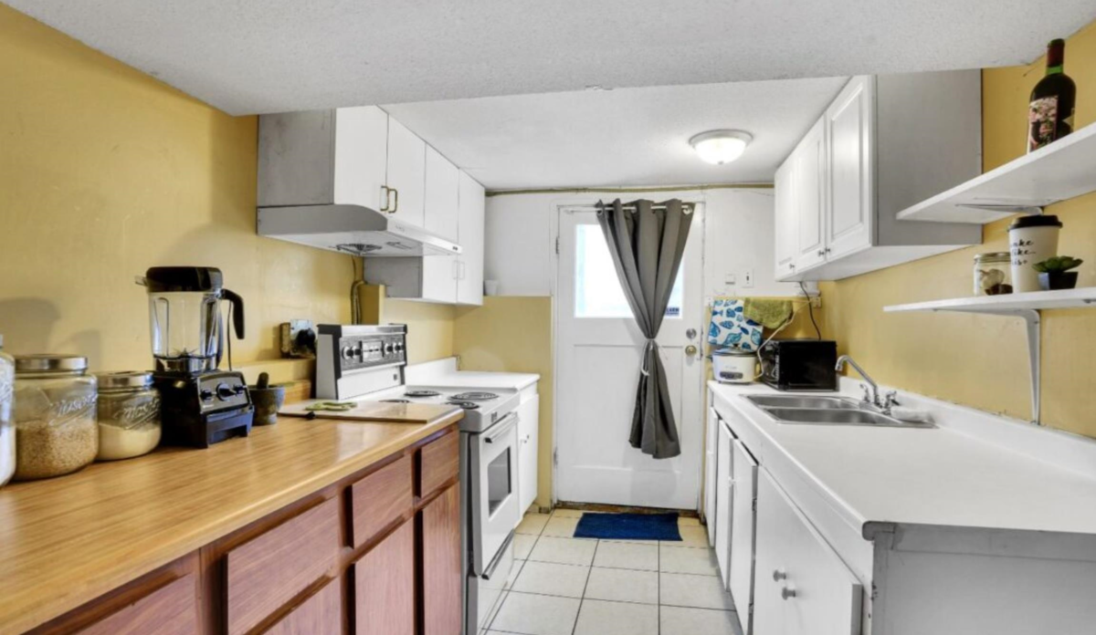 Primary Bathroom Photo of 1441 W 49th Avenue, Vancouver, BC