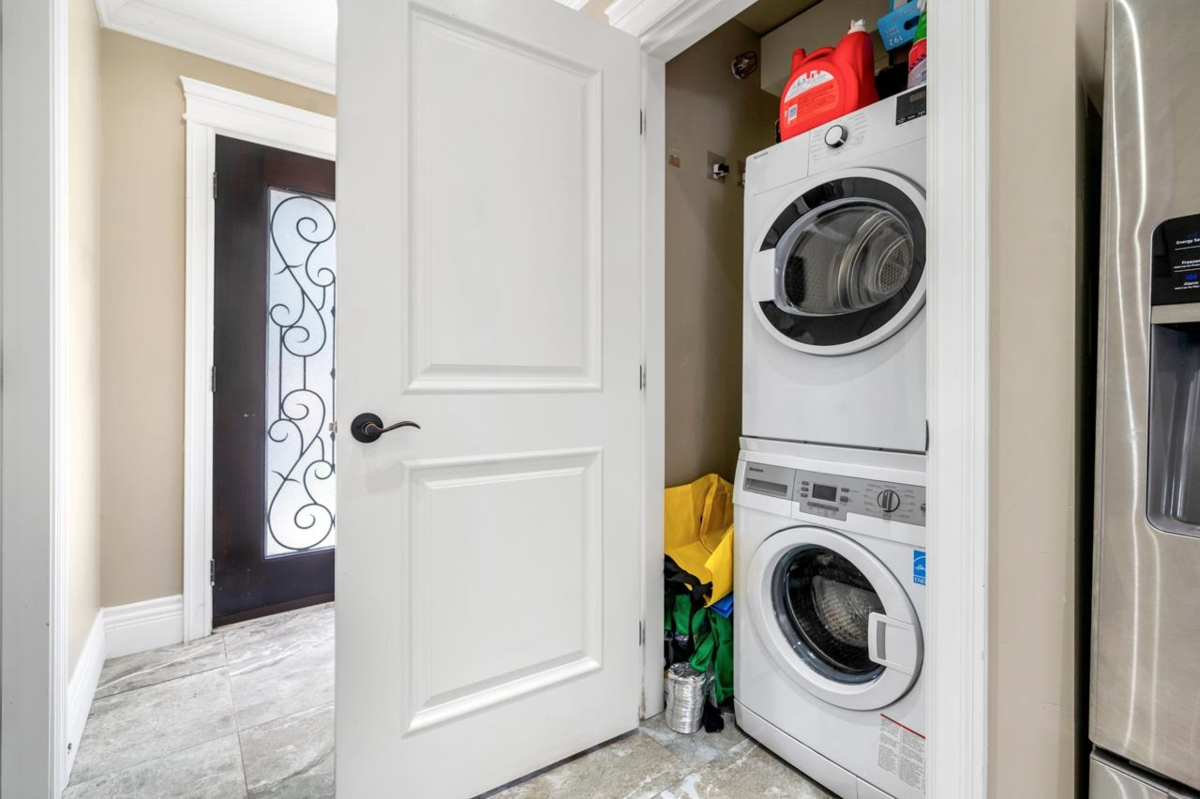 Staircase Photo of 1441 W 49th Avenue, Vancouver, BC