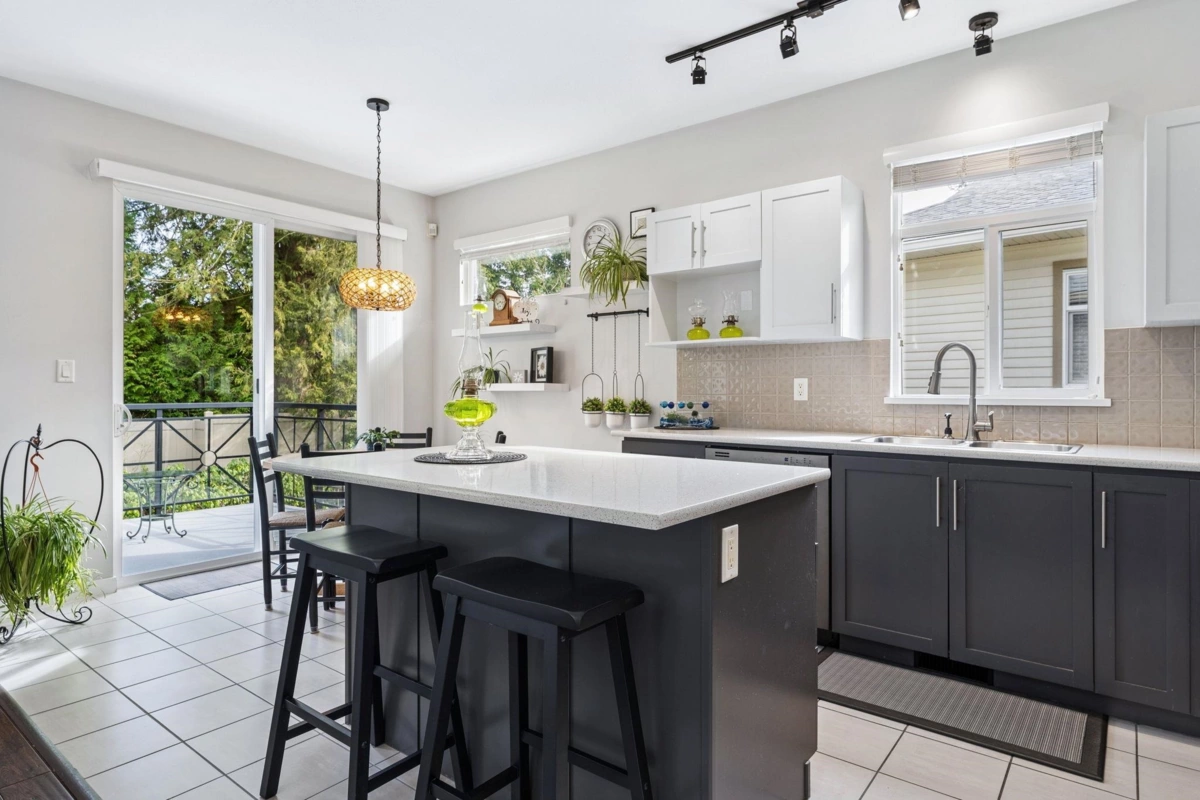 Kitchen Photo of 16 15188 62a Avenue, Surrey, BC