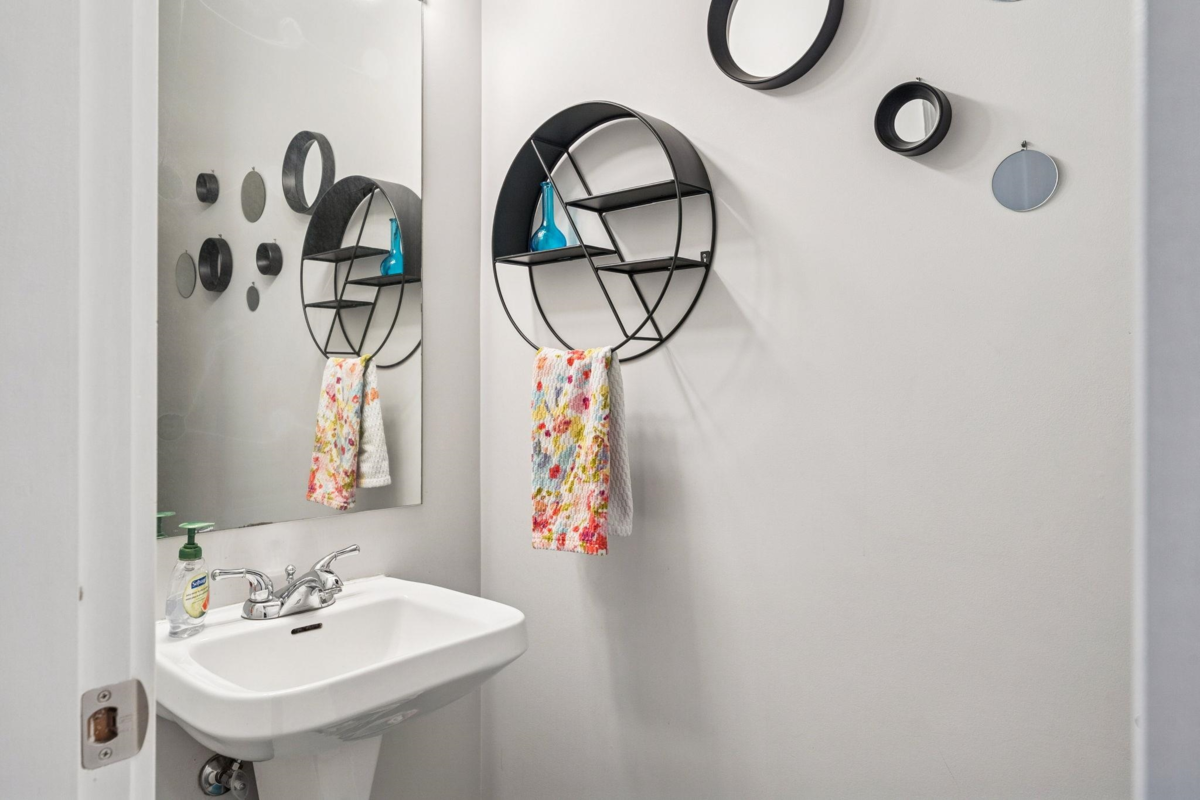 Primary Bathroom Photo of 16 15188 62a Avenue, Surrey, BC