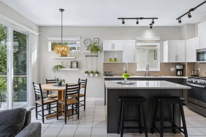 Kitchen Island Photo of 16 15188 62a Avenue, Surrey, BC