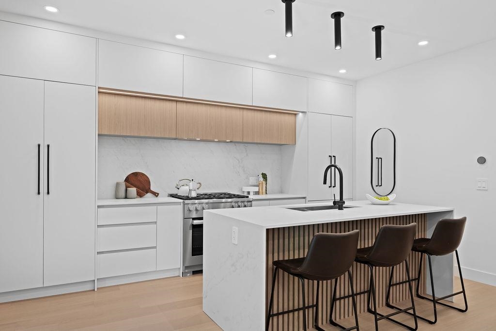 Dining Area Photo of 1 3880 W 23rd Avenue, Vancouver, BC