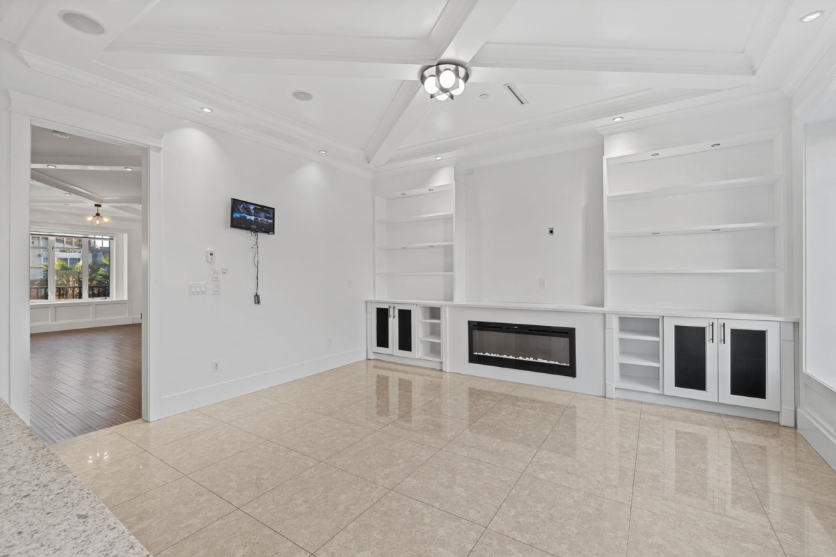 Family Room Photo of 831 E King Edward Avenue, Vancouver, BC