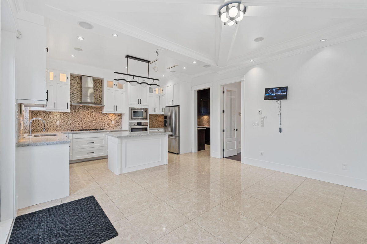 Kitchen Island Photo of 831 E King Edward Avenue, Vancouver, BC