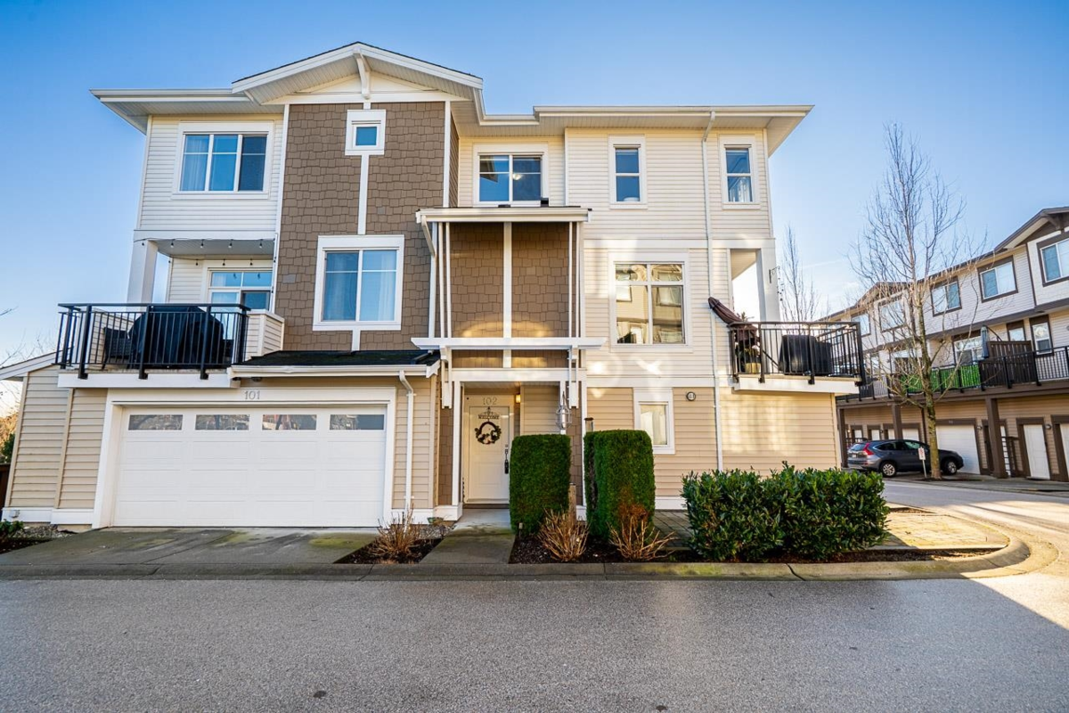 Exterior Front Photo of 102 19433 68 Avenue, Surrey, BC