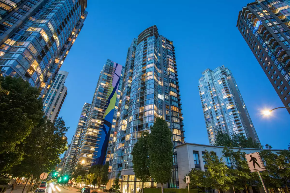 Backyard Photo of 302 1438 Richards Street, Vancouver, BC