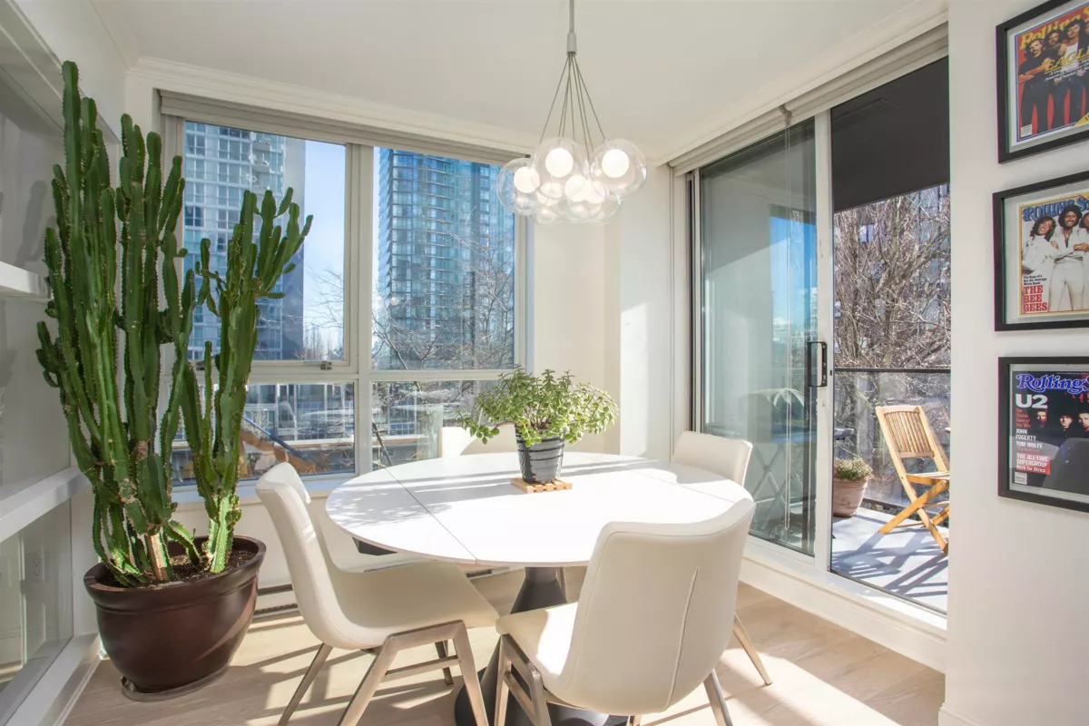 Kitchen Photo of 302 1438 Richards Street, Vancouver, BC