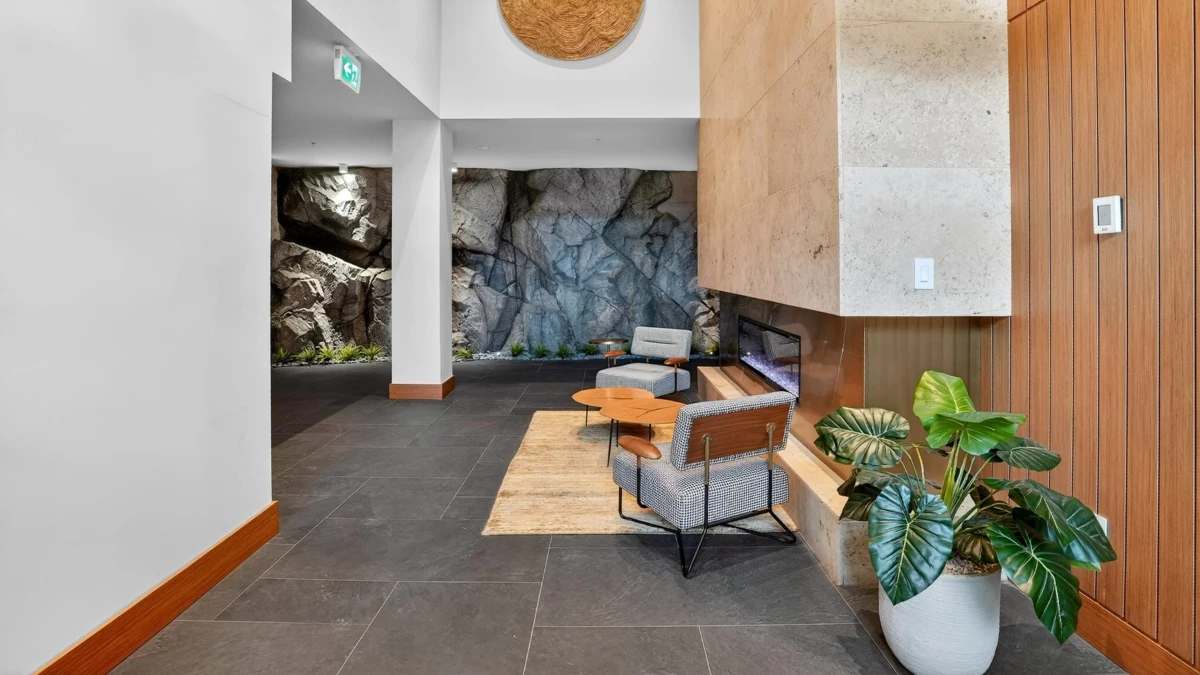 Entry Foyer Photo of 506 6687 Nelson Avenue, West Vancouver, BC