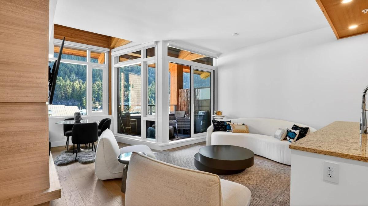 Family Room Photo of 506 6687 Nelson Avenue, West Vancouver, BC