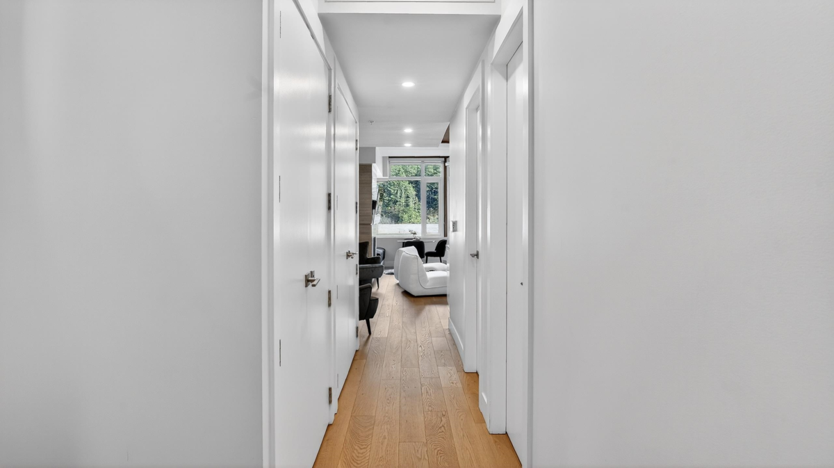 Guest Bathroom Photo of 506 6687 Nelson Avenue, West Vancouver, BC