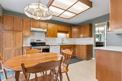 Kitchen Photo of 131 32691 Garibaldi Drive, Abbotsford, BC