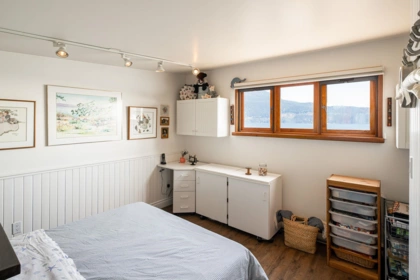 Hallway Photo of 1477 Cleator Road, Bowen Island, BC