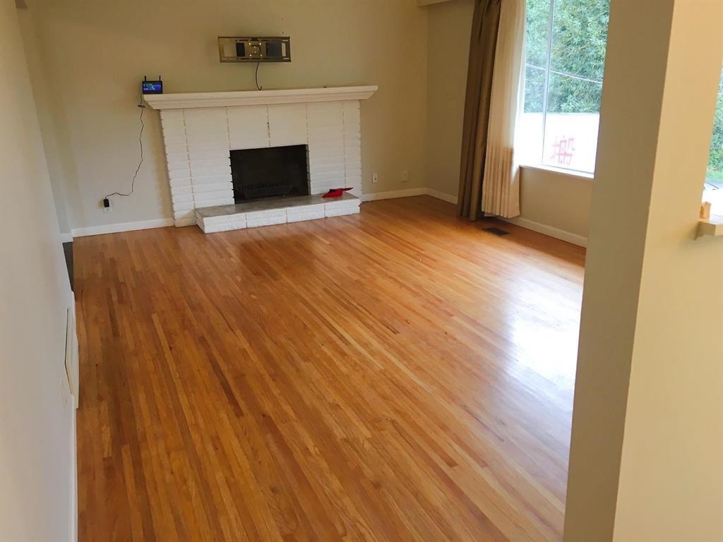 Family Room Photo of 16768 26 Avenue, Surrey, BC