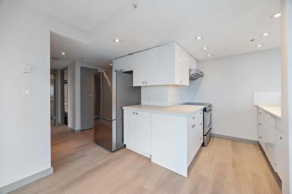 Kitchen Island Photo of 2701 1188 Howe Street, Vancouver, BC