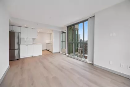 Kitchen Photo of 2701 1188 Howe Street, Vancouver, BC