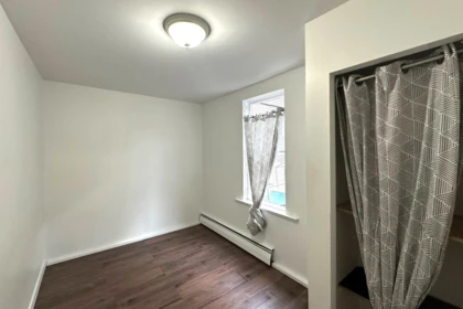 Guest Bathroom Photo of 164 E 10th Street, North Vancouver, BC