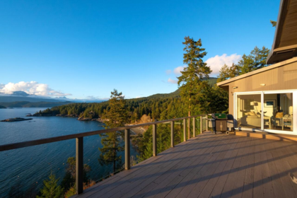 Front Yard Photo of 1670 Whitesails Drive, Bowen Island, BC