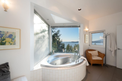 Laundry Room Photo of 1670 Whitesails Drive, Bowen Island, BC