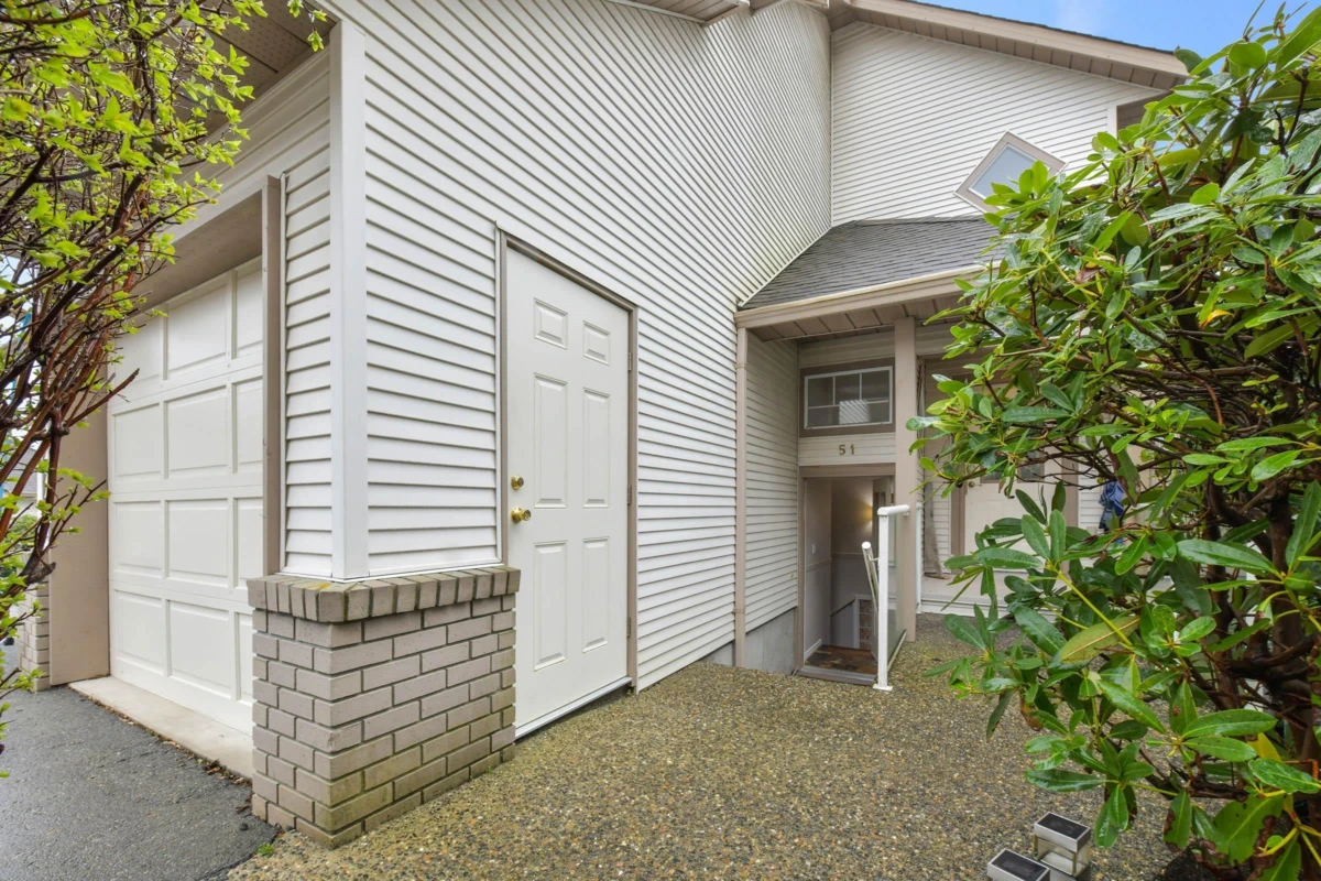 Exterior Rear Photo of 51 32361 Mcrae Avenue, Mission, BC