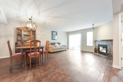 Kitchen Island Photo of 51 32361 Mcrae Avenue, Mission, BC