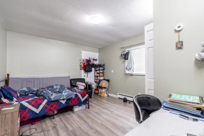 Primary Bathroom Photo of 12490 114 Avenue, Surrey, BC