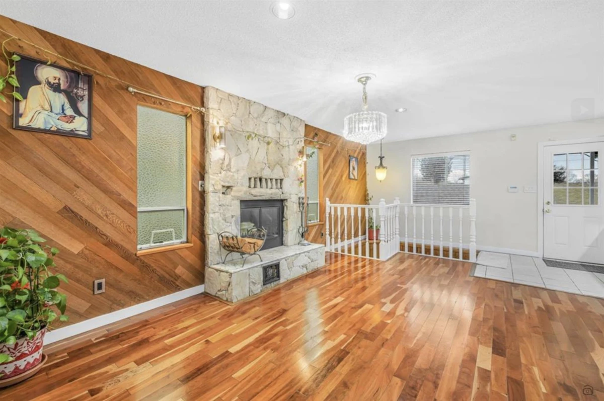 Living Room Photo of 7996 Prince Edward Street, Vancouver, BC
