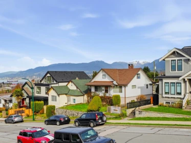 Backyard Photo of 3690 Dundas Street, Vancouver, BC