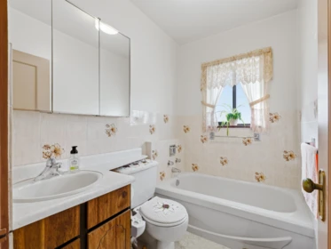 Office / Den Photo of 3690 Dundas Street, Vancouver, BC