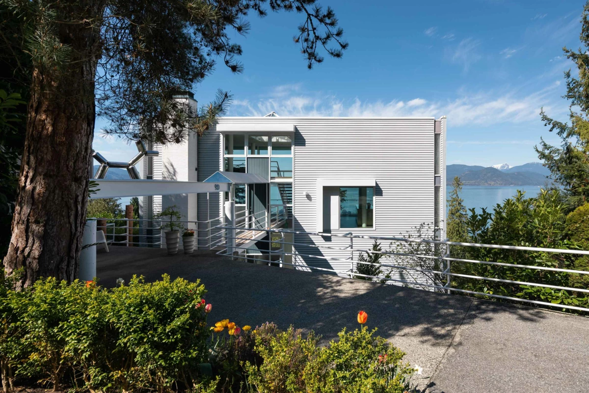 Family Room Photo of 90 Isleview Place, West Vancouver, BC
