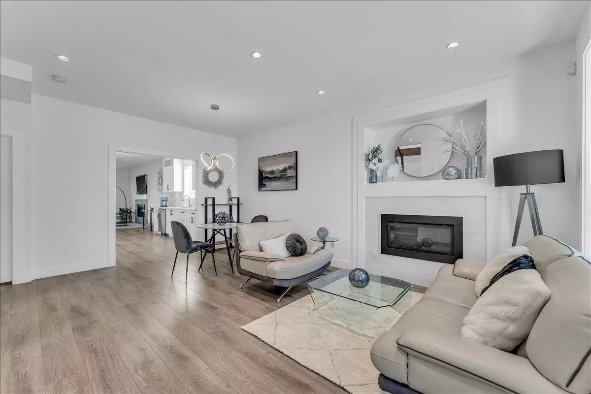 Dining Area Photo of 7430 Canada Way, Burnaby, BC